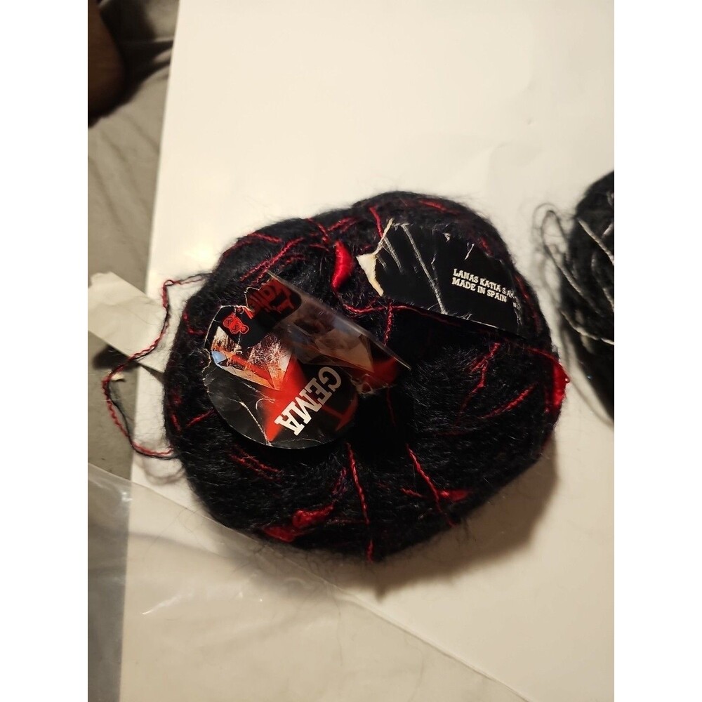 GEMA LANAS Katia Spain BLACK AND red Yarn 50g